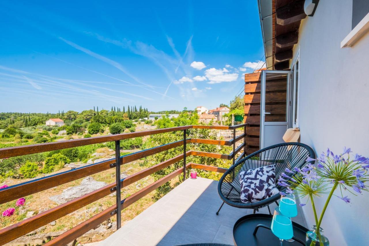 Appartamento Le Petit 2 Čilipi Esterno foto